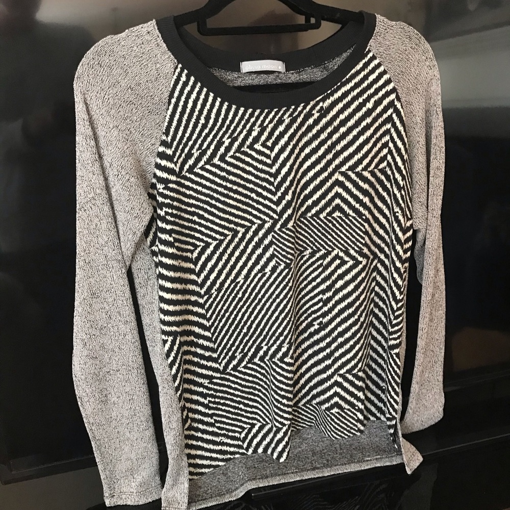 Lightweight sweater